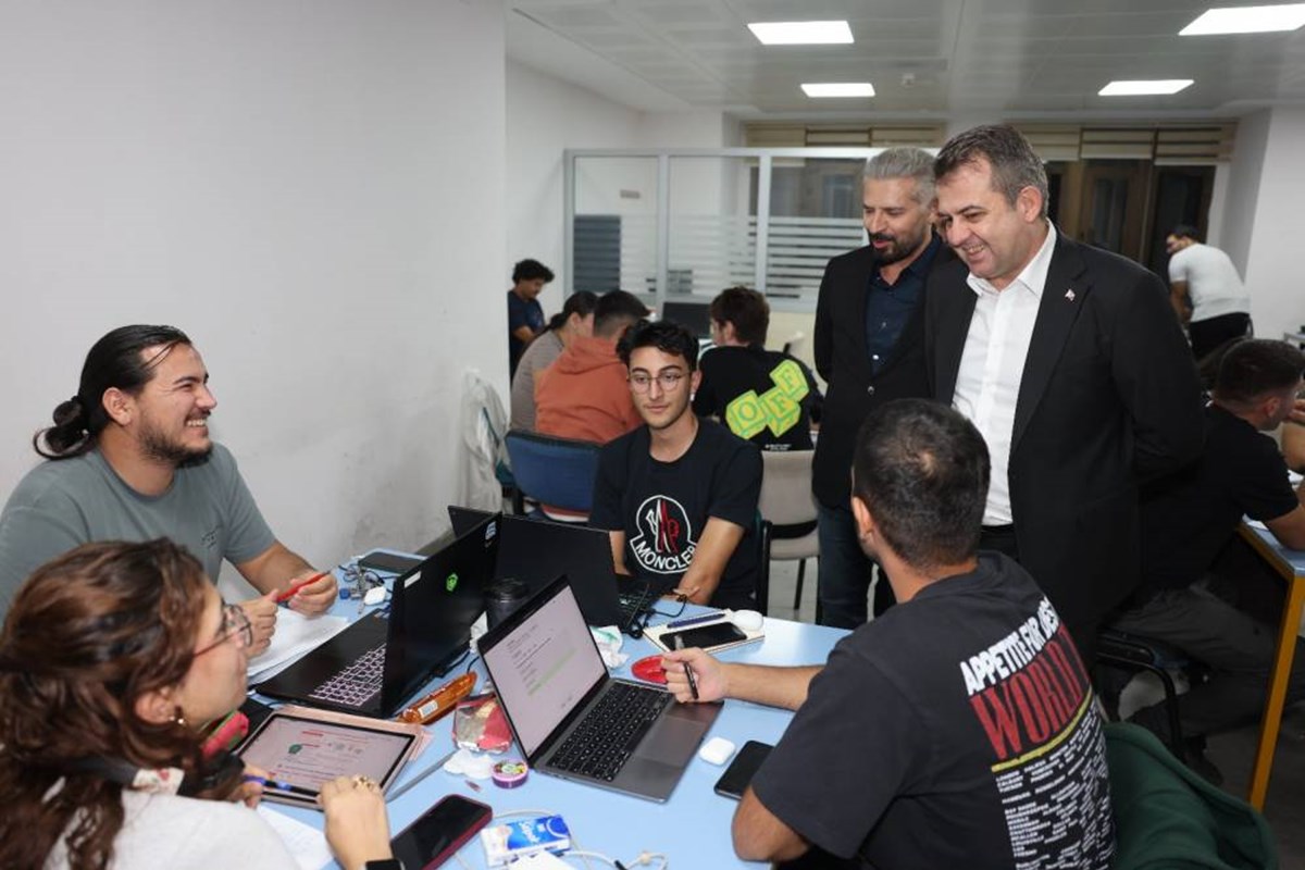 Çukurova Üniversitesinde Vize Maratonu Başladı, Kütüphane 24 Saat Açık