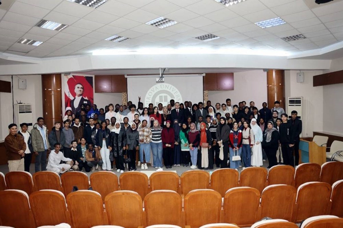 Rektör Prof. Dr. Hamit Emrah Beriş Uluslararası Öğrencilerle Bir Araya Geldi